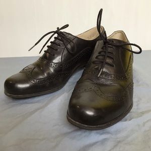 Clarks women’s size 9 black Oxford shoes